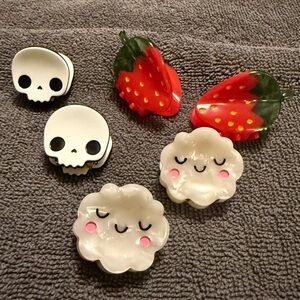 3 pairs of hair clips